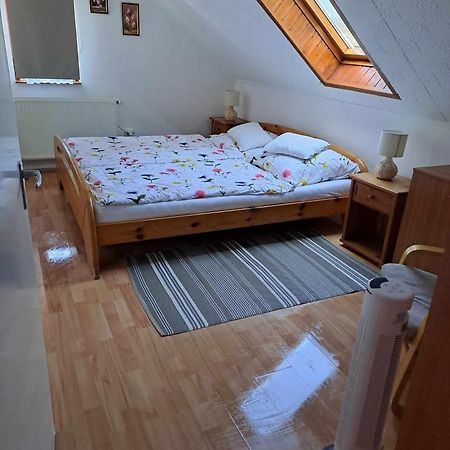 Naplopó-lak Apartamento Ábrahámhegy Exterior foto