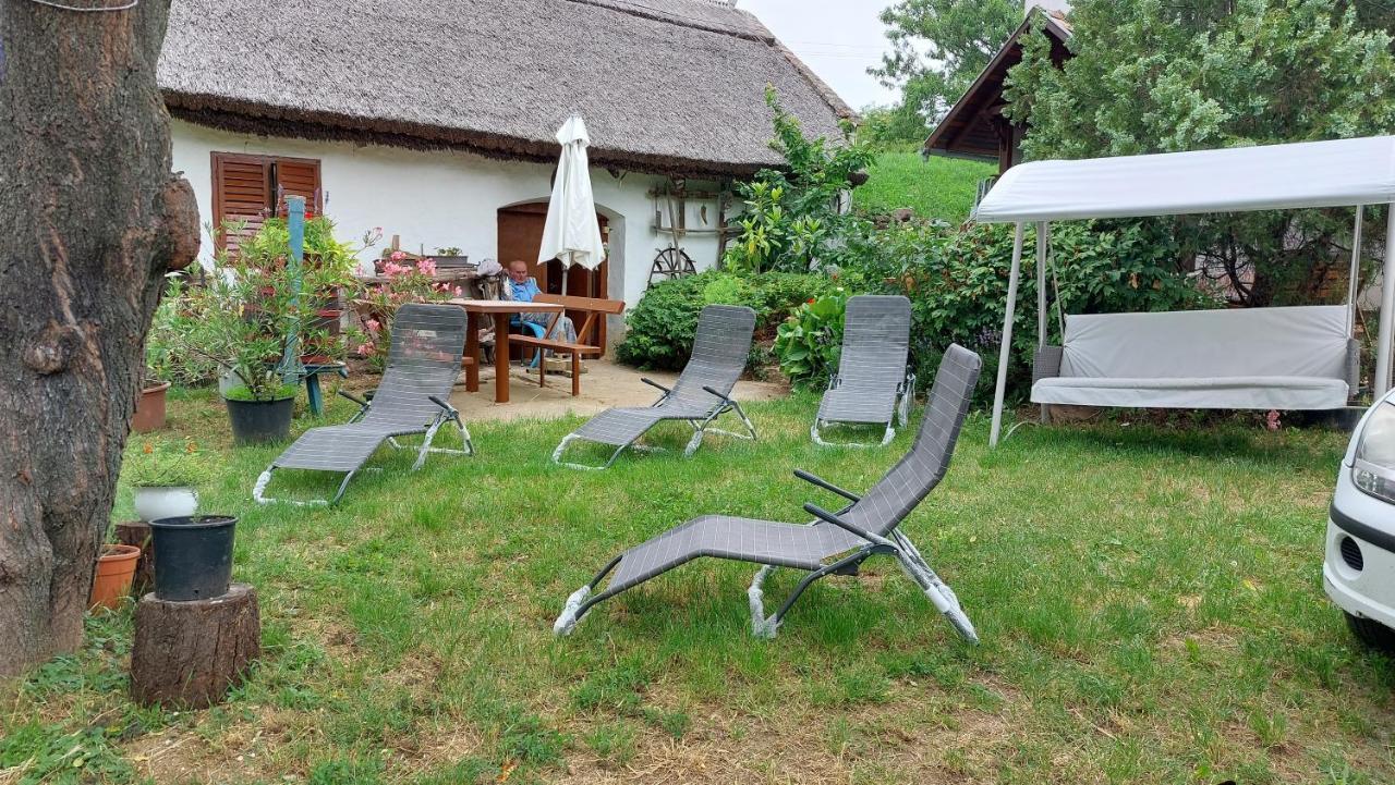 Naplopó-lak Apartamento Ábrahámhegy Exterior foto