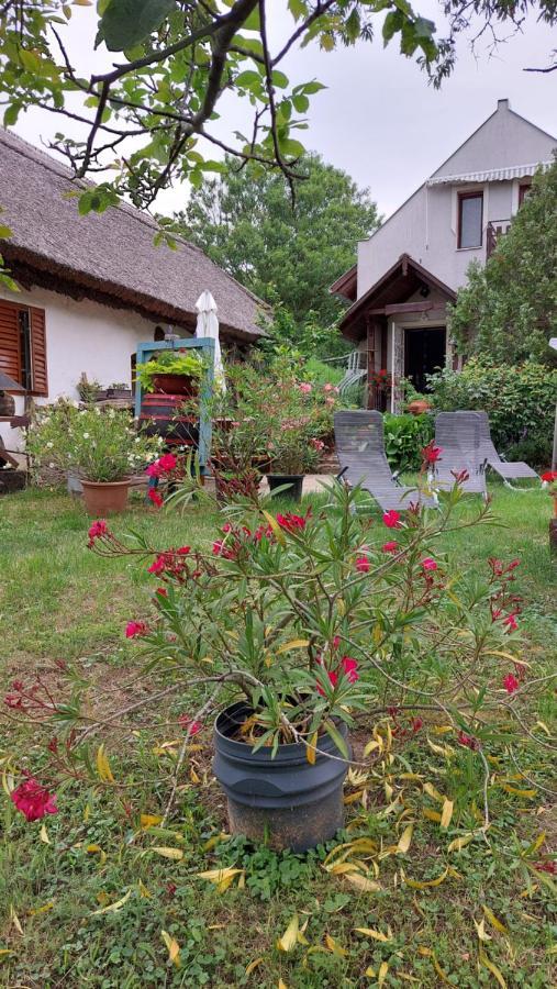 Naplopó-lak Apartamento Ábrahámhegy Exterior foto