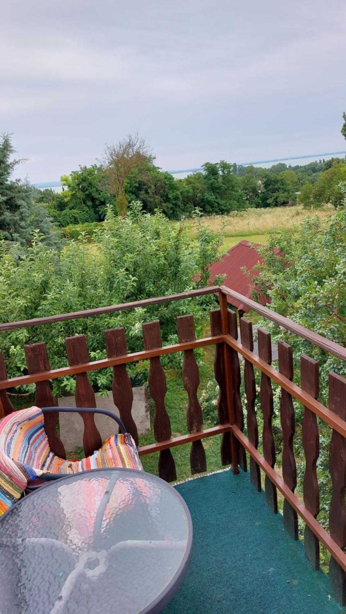 Naplopó-lak Apartamento Ábrahámhegy Exterior foto